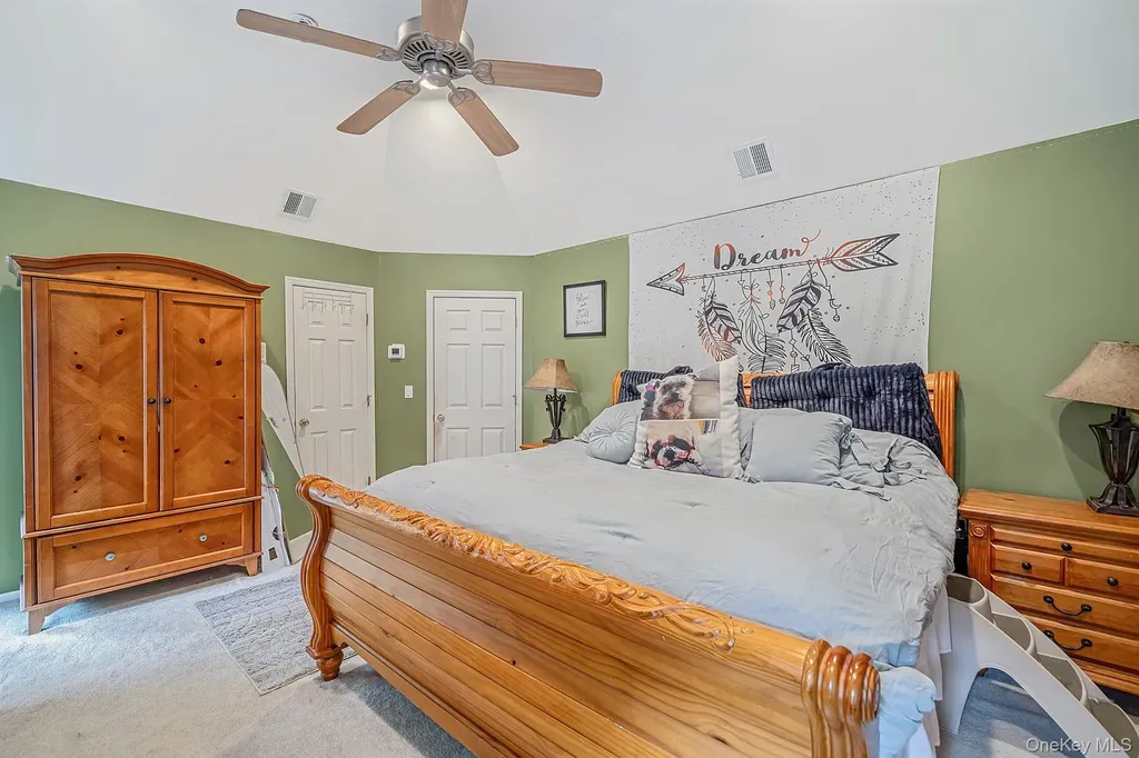 17 Holmes Avenue Eastport NY 11941