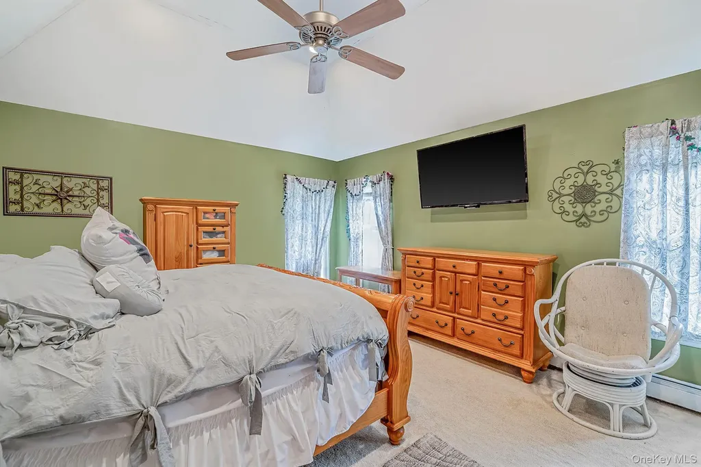 17 Holmes Avenue Eastport NY 11941