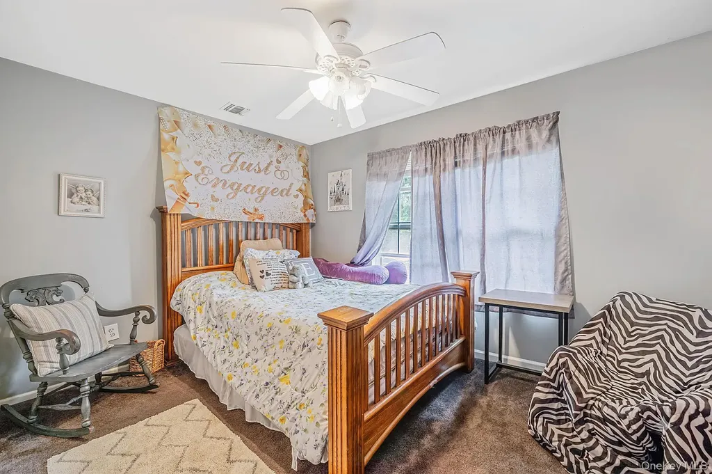 17 Holmes Avenue Eastport NY 11941