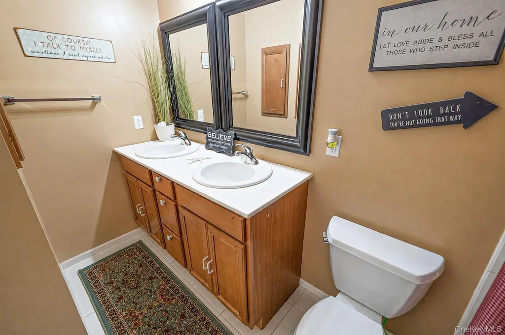 17 Holmes Avenue Eastport NY 11941