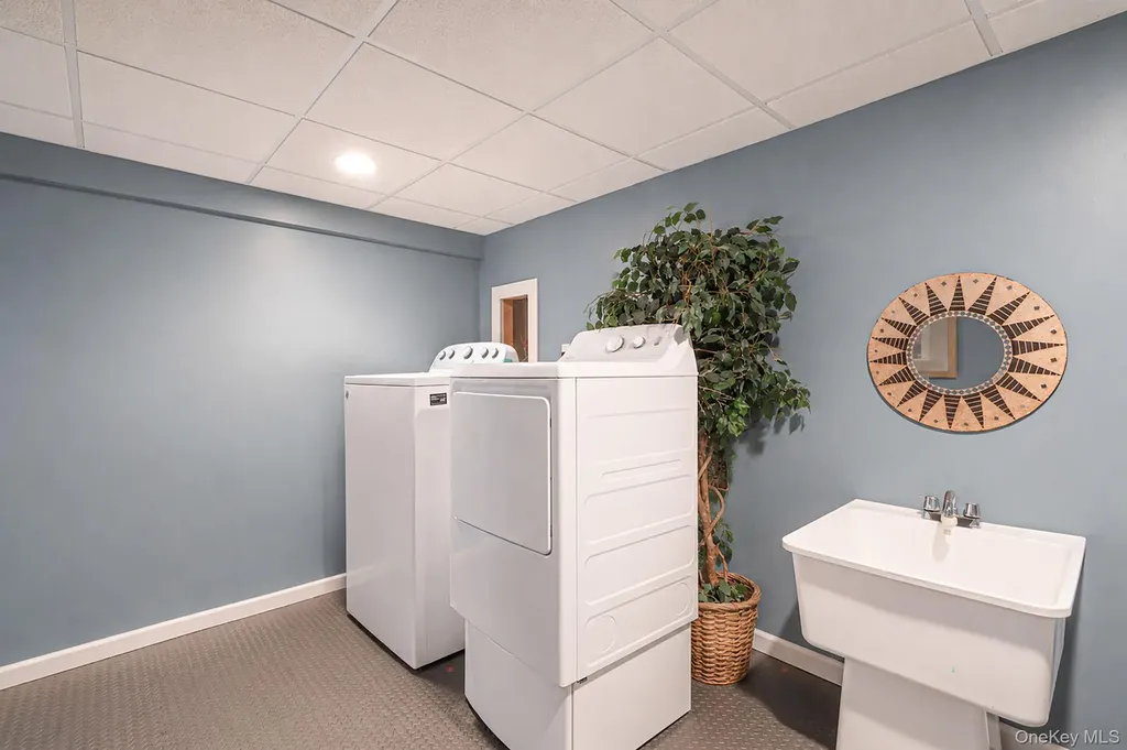 17 Holmes Avenue Eastport NY 11941