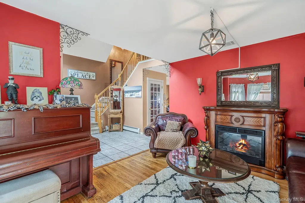 17 Holmes Avenue Eastport NY 11941