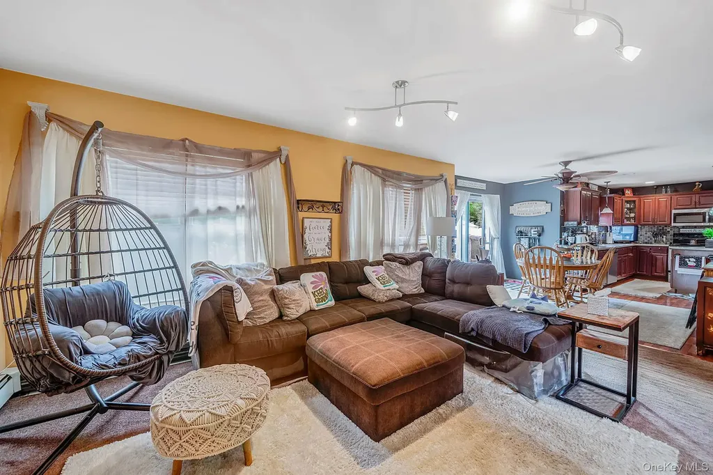17 Holmes Avenue Eastport NY 11941