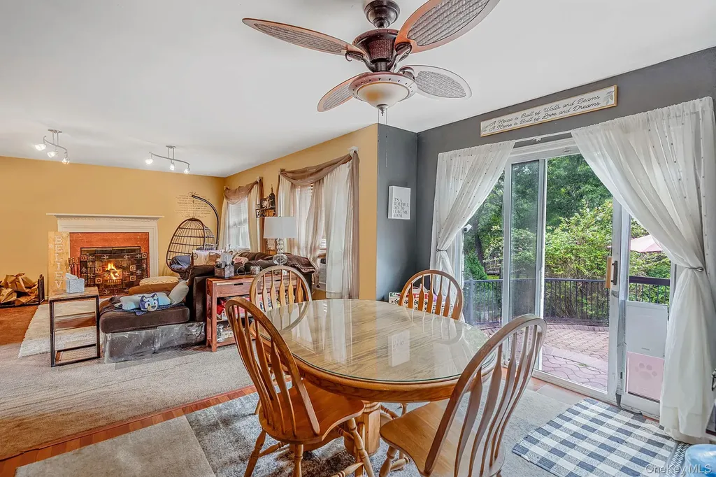 17 Holmes Avenue Eastport NY 11941