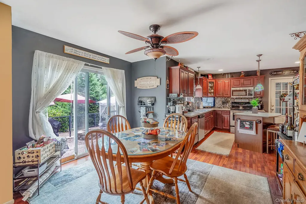 17 Holmes Avenue Eastport NY 11941
