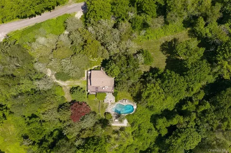 15 Horseshoe Lane Millerton NY 12546