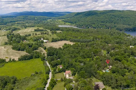 15 Horseshoe Lane Millerton NY 12546