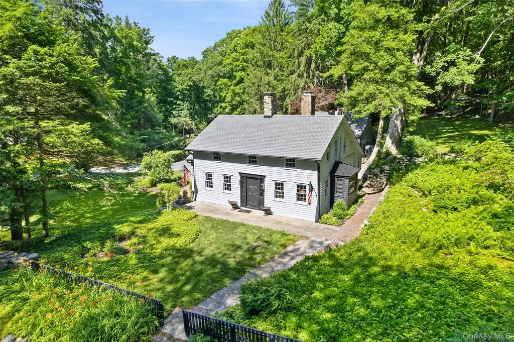 35 Old Snake Hill Road Pound Ridge NY 10576