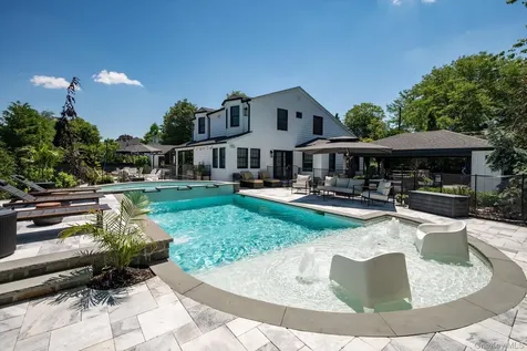 131 Fairview Road Massapequa NY 11758