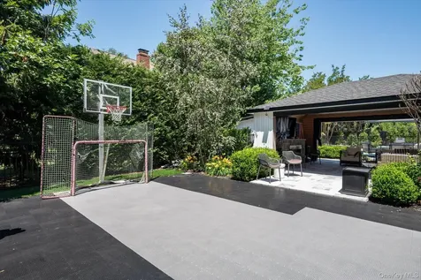 131 Fairview Road Massapequa NY 11758