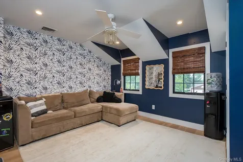 131 Fairview Road Massapequa NY 11758