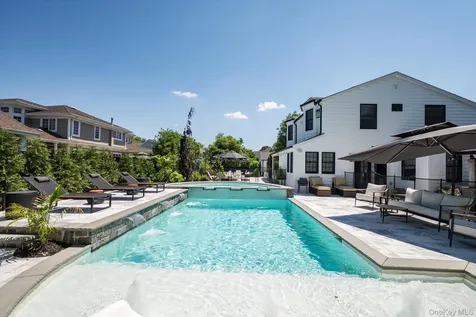 131 Fairview Road Massapequa NY 11758