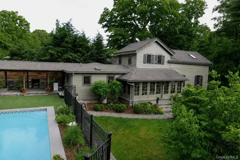 5012 Albany Post Staatsburg NY 12580
