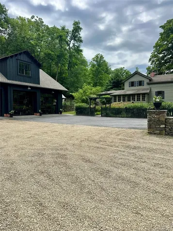 5012 Albany Post Staatsburg NY 12580