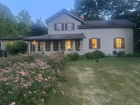 5012 Albany Post Staatsburg NY 12580