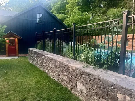5012 Albany Post Staatsburg NY 12580