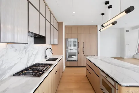 515 W 18th Street New York (manhattan) NY 10011