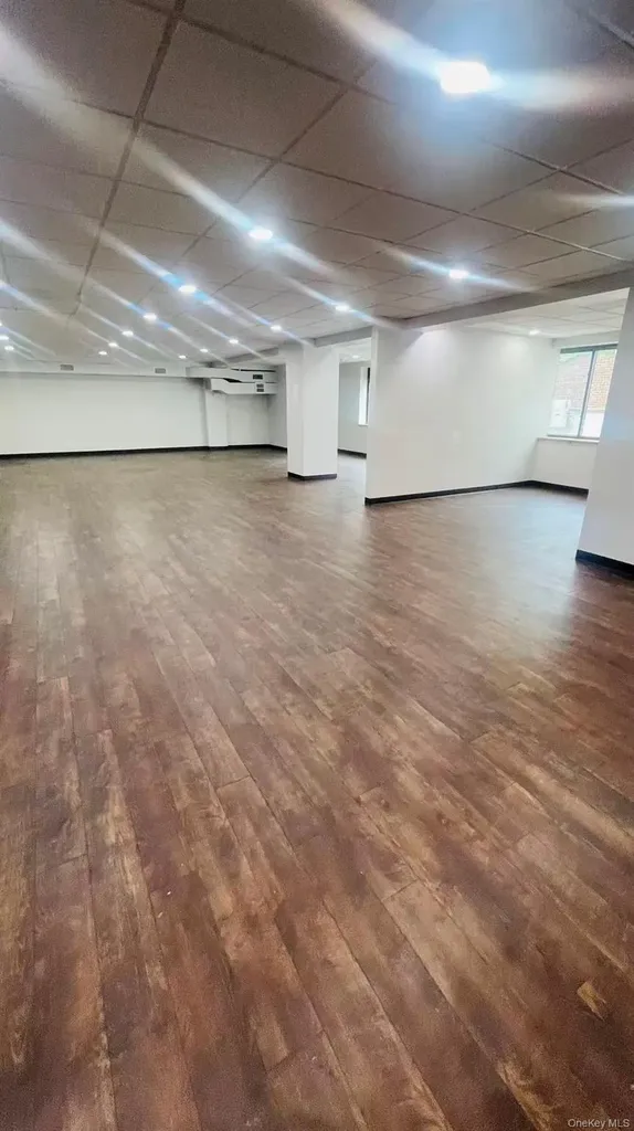 13517 Northern Boulevard Flushing NY 11354