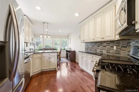 112 The Glen Glen Head NY 11545