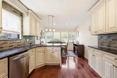 112 The Glen Glen Head NY 11545