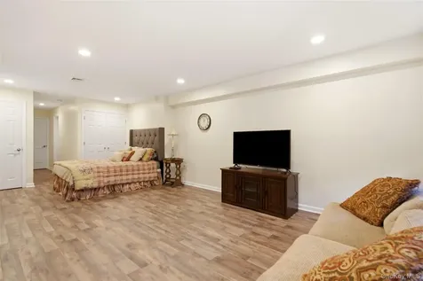 112 The Glen Glen Head NY 11545