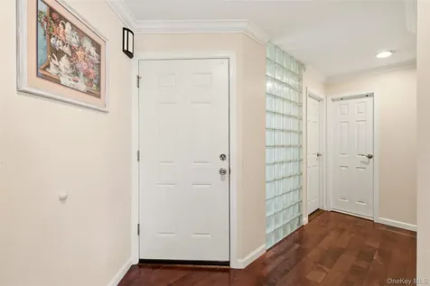 112 The Glen Glen Head NY 11545