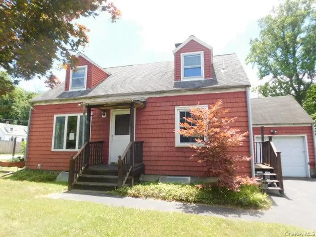 20 Farm Lane Hyde Park NY 12538