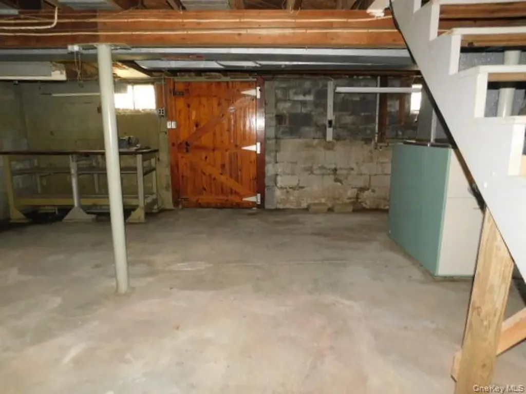 20 Farm Lane Hyde Park NY 12538