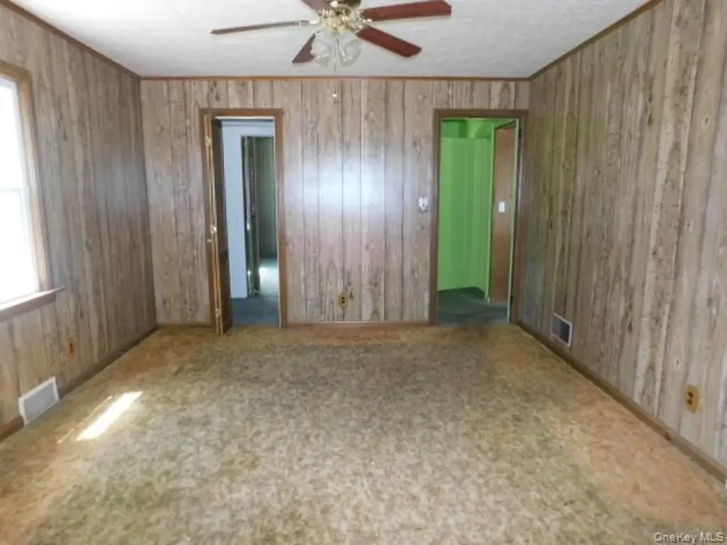 20 Farm Lane Hyde Park NY 12538
