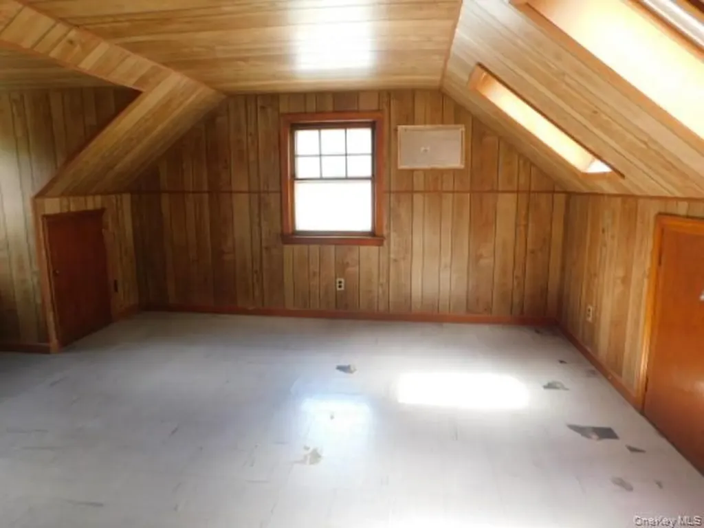 20 Farm Lane Hyde Park NY 12538
