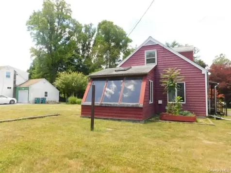 20 Farm Lane Hyde Park NY 12538
