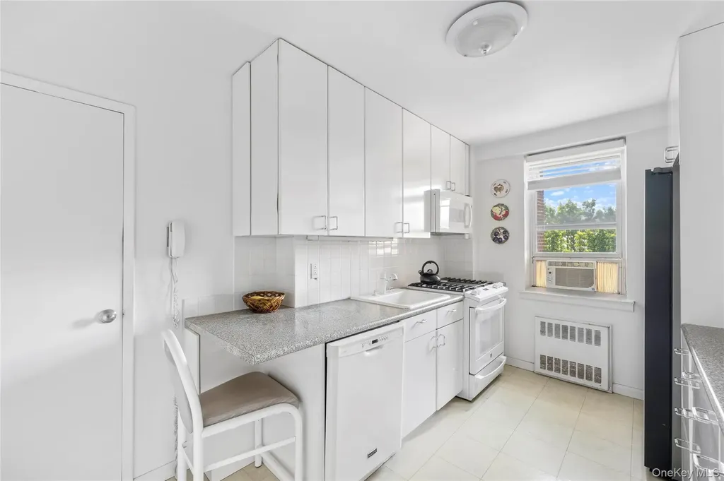 3135 Johnson Avenue Bronx NY 10463