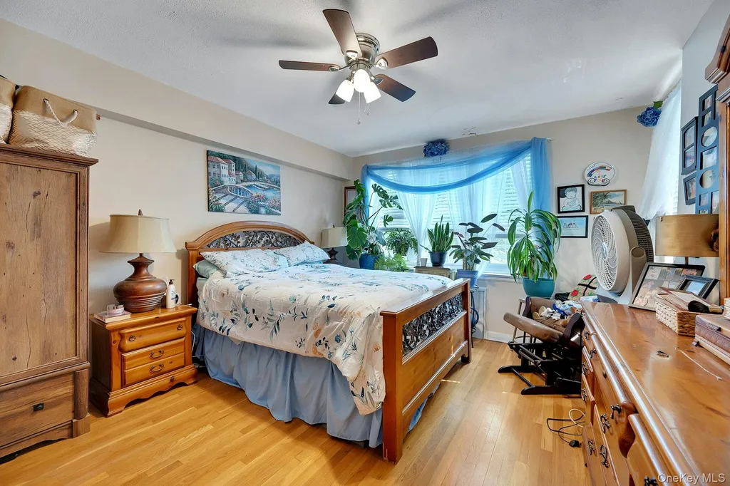 280 Collins Avenue Fleetwood NY 10552