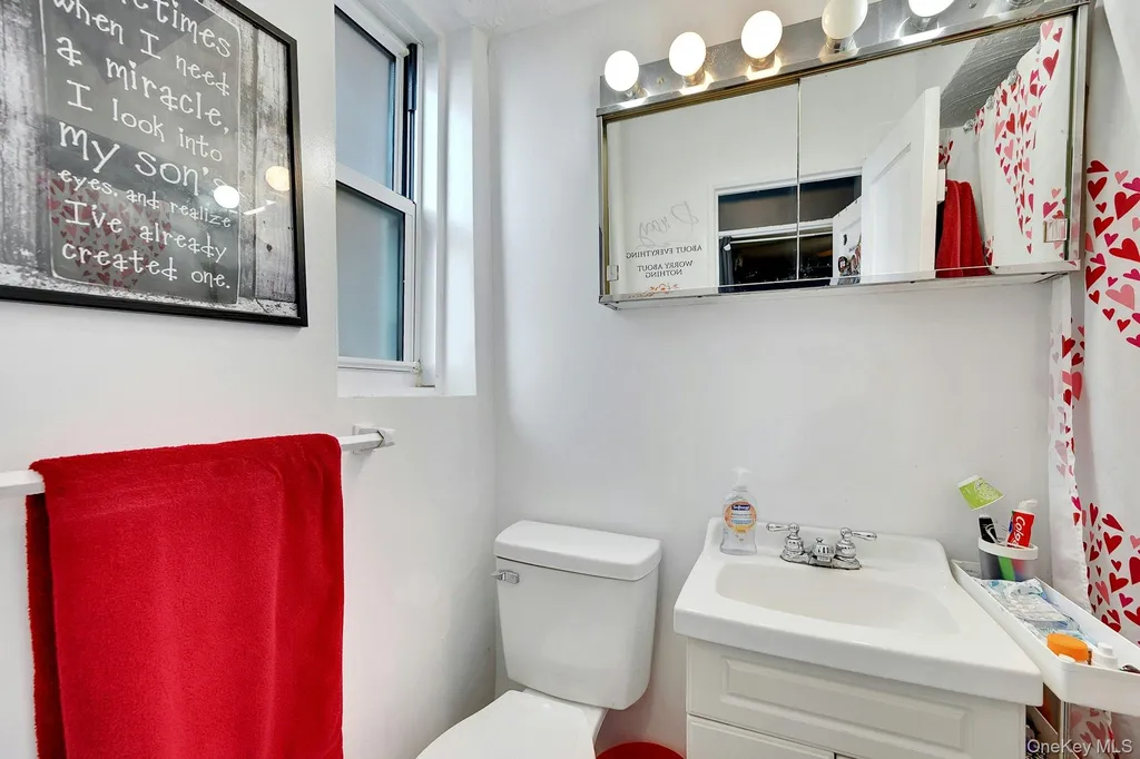 280 Collins Avenue Fleetwood NY 10552