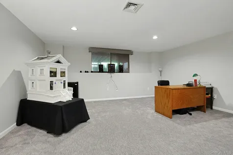 3902 Hickory Court Peekskill NY 10566