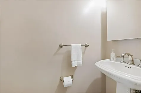241 Madison Road Scarsdale NY 10583