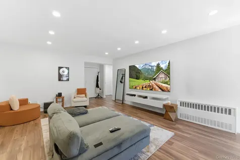250 N Broadway Yonkers NY 10701