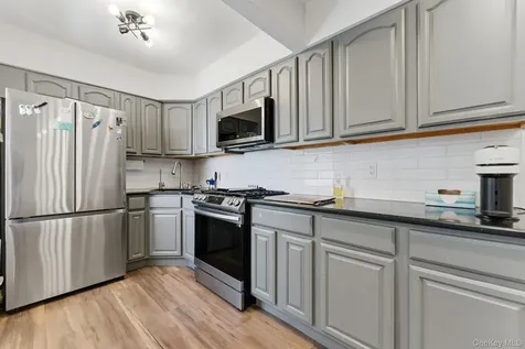 250 N Broadway Yonkers NY 10701