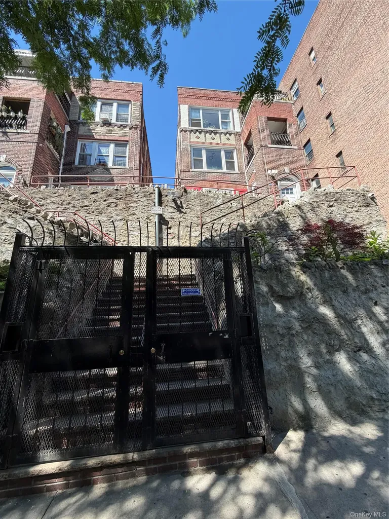 646 W 207th Street New York (manhattan) NY 10034