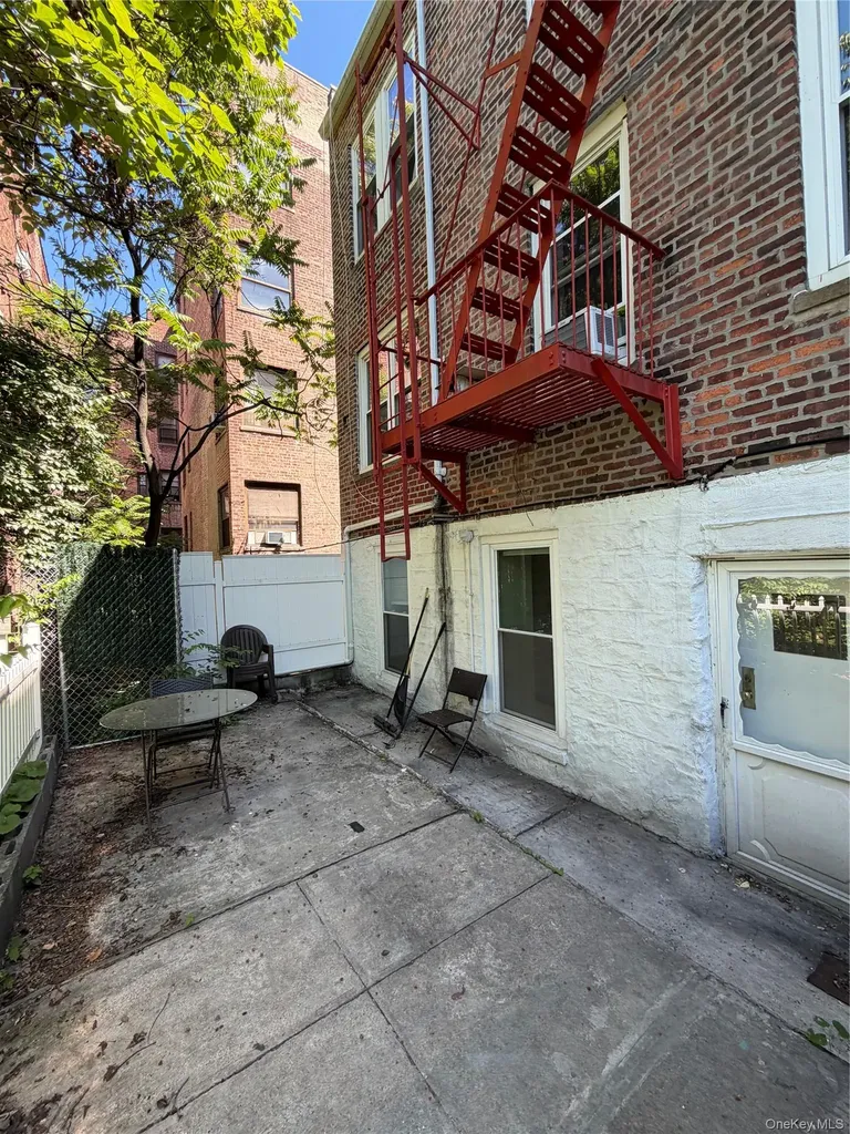 646 W 207th Street New York (manhattan) NY 10034