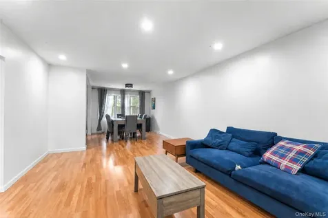 9 Ash Place New Hyde Park NY 11040