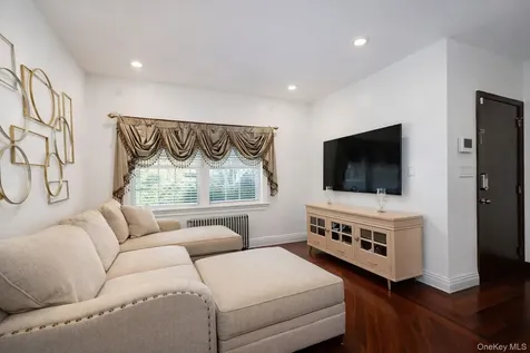 34 Simonson Place Staten Island NY 10302