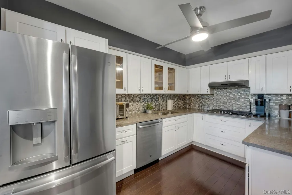 66 Waterside Close Eastchester NY 10709