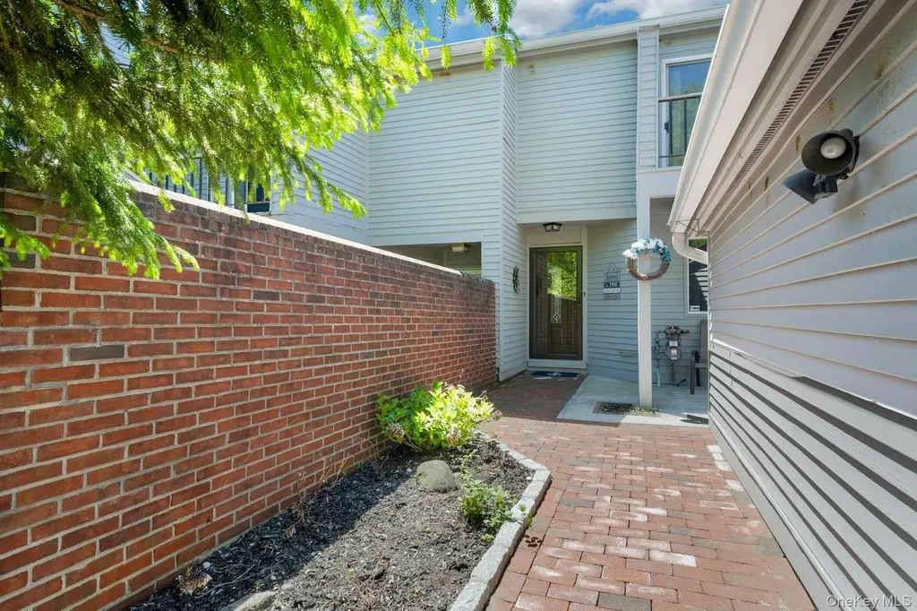 66 Waterside Close Eastchester NY 10709