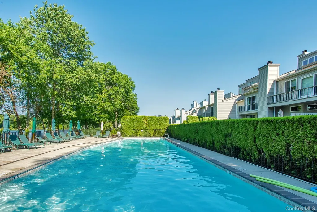 66 Waterside Close Eastchester NY 10709