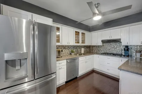 66 Waterside Close Eastchester NY 10709