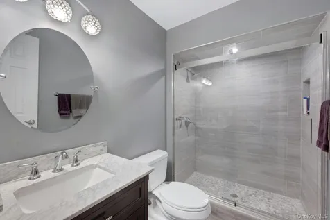66 Waterside Close Eastchester NY 10709