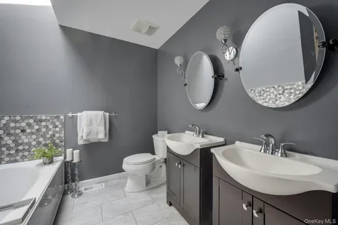 66 Waterside Close Eastchester NY 10709