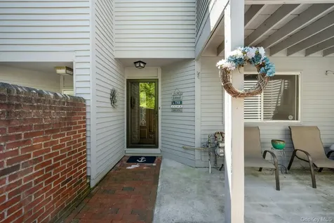 66 Waterside Close Eastchester NY 10709