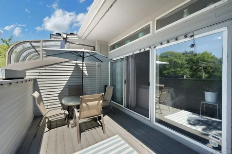 66 Waterside Close Eastchester NY 10709